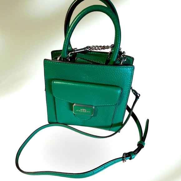 𐙚⋆˚✿˖° Coach Mini Pepper Crossbody 𐙚⋆˚✿˖° - Picture 2 of 4